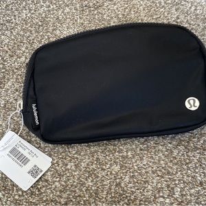 Lulu everywhere belt bag